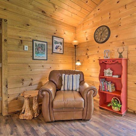Butler Cabin On 19 Acres With Hot Tub And Fire Pit! المظهر الخارجي الصورة